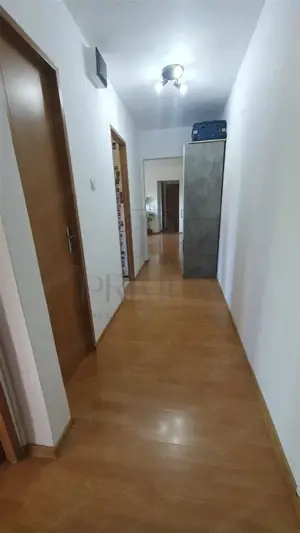 SPITALUL JUDETEAN - ETAJ 3 - BLOC IZOLAT - 3 camere - debara - 2 bai - centrala proprie - clima - imagine 2