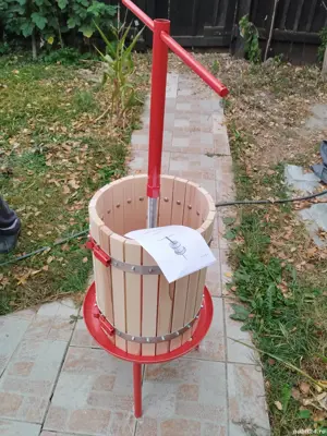 teasc struguri  are si  cutie 