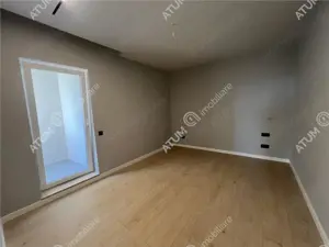 Penthouse cu 3 camere 2 bai si 2 terase zona Calea Surii Mici din Sibi - imagine 3