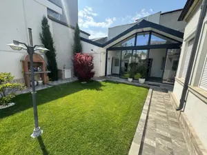 Casa / Vila zona Centrala - imagine 10