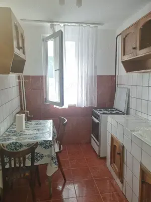 Vand apartament 2 camere - imagine 5