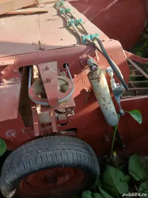  Vând balotiera baloti patrati - imagine 5