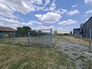 Teren logistic 907 mp de închiriat/ Aurel Vlaicu