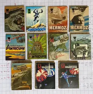 pachet de 11 carti din colectia delfinul de la editura meridiane