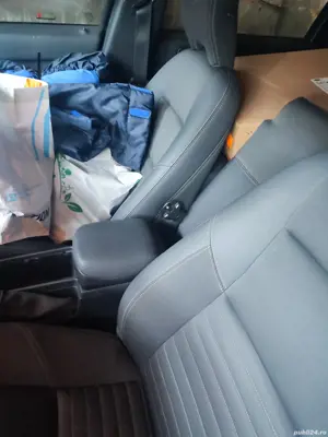 Dezmembrez Volvo V50 diesel negru an 2007  - imagine 4