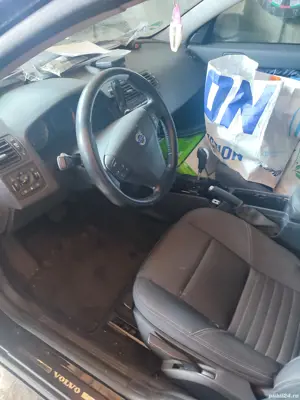 Dezmembrez Volvo V50 diesel negru an 2007  - imagine 3