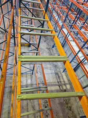 Suporturi metalice pentru paleți   5  buc   stoc disponibil - imagine 5