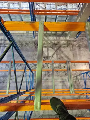 Suporturi metalice pentru paleți   5  buc   stoc disponibil - imagine 4