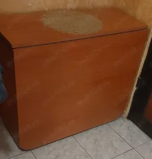 Vând masa extensibila 12 persoane