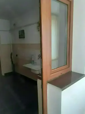 Vanzare Apartament 1 cam. cf.1 dec., parter cu balcon, suprafata totala 44.mp., Bld. Dorobantilor    - imagine 4