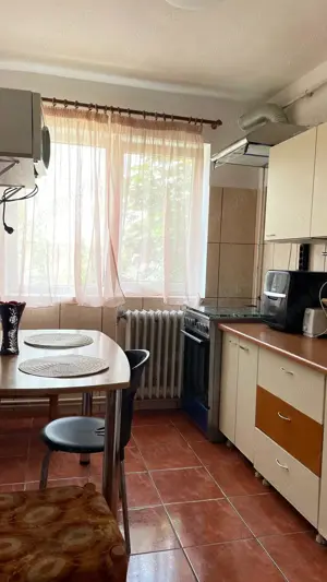 Vand apartament 3 camere, bdul Chimiei, et 2 4 - imagine 3