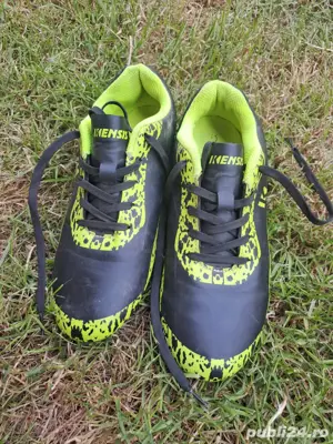 păpuci pt fotbal  - imagine 2