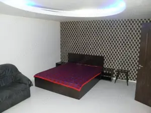 Inchiriez garsoniera decomandata parter Brazda zona Guliver