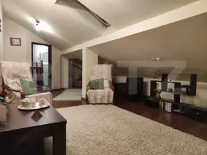 Apartament de vânzare, 3 camere, 80 mp, decomandat, zona Zamca - imagine 2