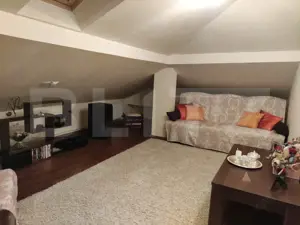 Apartament de vânzare, 3 camere, 80 mp, decomandat, zona Zamca