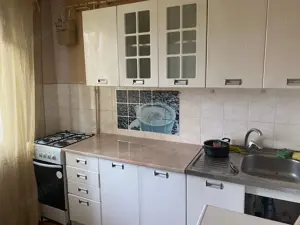 garsoniera  de inchiriat situata in zona Buziasului - imagine 3