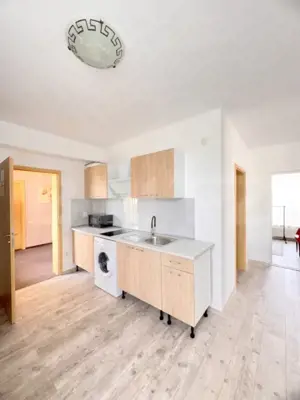 Cladire multifunctionala, pensiune plus casa,  parcari private - imagine 11