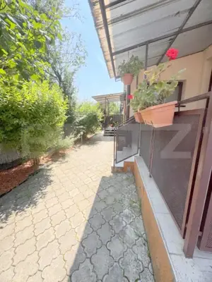 Cladire multifunctionala, pensiune plus casa,  parcari private - imagine 2