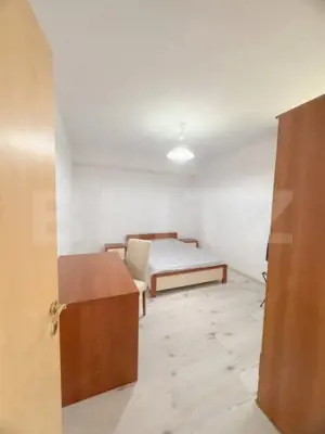 Cladire multifunctionala, pensiune plus casa,  parcari private - imagine 7