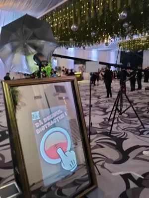 Vând oglinda foto complet echipata 