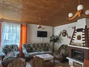 Cabana Pensiune de inchiriat la Sovata  1Decembrie- 4 camere - imagine 3 Cabana Pensiune de inchiriat la Sovata  1Decembrie- 4 camere - imagine 3