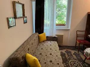 Camera in apartament 3 camere - 1 Mai metrou