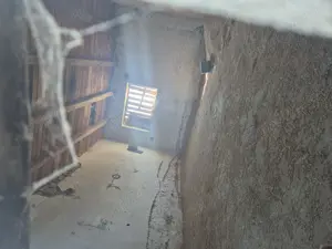 Vand magazie si garaj - imagine 4 Vand magazie si garaj - imagine 4