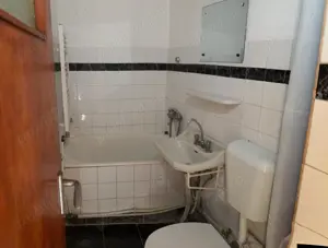 Proprietar, vând apartament 2 camere, în Caracal centrala termica proprie, etaj 3, Cartier Gară 