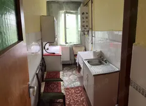 Proprietar,  vand ap. 4 camere, etaj 3, centrala proprie - imagine 2