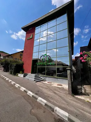 Spatiu de inchiriat /152 mp - imagine 9