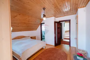 Vilă cu 6 camere, teren de 1000mp, într-un resort montan privat - imagine 5