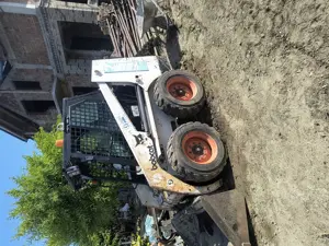 Vând bobcat 753 mini încărcător.  - imagine 2
