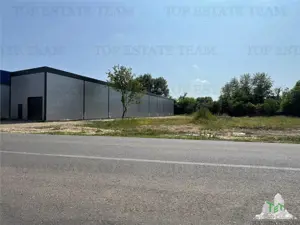 Spatiu comercial stradal, cu toate utilitatile stradal, la 100 m de A 1, pretabil supermarket, produ