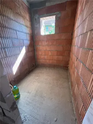 Utvin- toate utilitatile- 4 camere- bucatarie inchisa - imagine 9