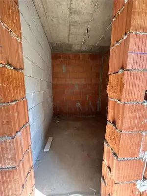 Utvin- toate utilitatile- 4 camere- bucatarie inchisa - imagine 6