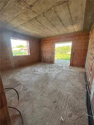 Utvin- toate utilitatile- 4 camere- bucatarie inchisa - imagine 4