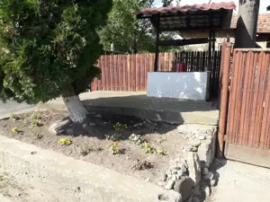 Vand casa si teren 842 mp, la strada principala - Comuna Bunesti, jud. Valcea   - imagine 4