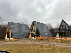 Pachet de 3 case in zona Tohanita, case tip A-frame  , 400 mp teren fiecare