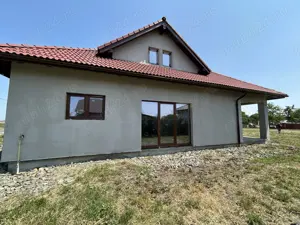 Vand vila noua Livada-Sanleani,st.840 mp,sc.130 mp,situat pe 2 strazi