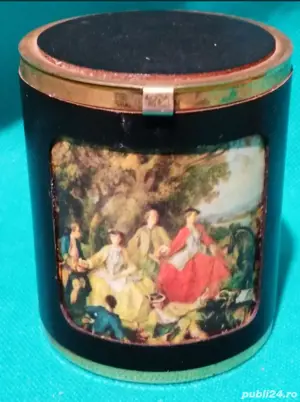 Veche cutie franceza de epocă 