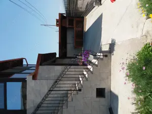 Pensiune si zona rezidentiala - imagine 10