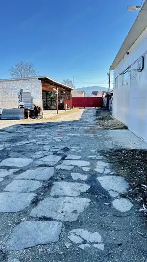 Teren intravilan cu hala construita - imagine 4