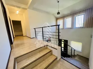 Casa cu 5 camere,2 bai, , ideala pentru birouri , in zona Cetatii - imagine 7