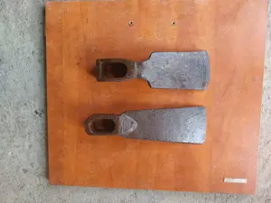 Vand coase ,joagar, târnacop și t rsita vechi - imagine 2