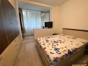 Decomandat, loc parcare, zona Grivitei, Brasov