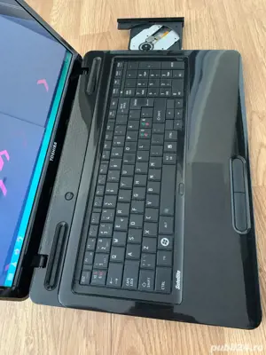 Laptop Toshiba display mare 17,3 led,4gb ram ddr3,500gb memorie vine cu incarcator. - imagine 2