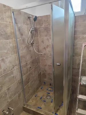 Execut lucrări interior , exterior , gresie , faianță, rigips, tencuit, piscine. Preț și poza in prv - imagine 3