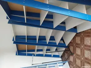 vand rafturi pentru magazin