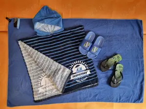 Lot haine piscina copii, slapi, papuci 34, halat, prosop