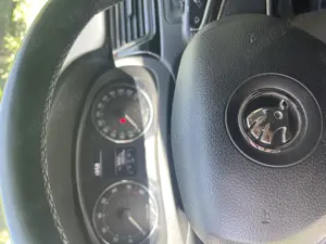 Skoda rapid 1.2 TSI - imagine 5 Skoda rapid 1.2 TSI - imagine 5